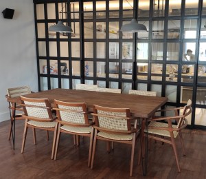 conjunto-mesa-8-cadeiras-(3)-1680019987