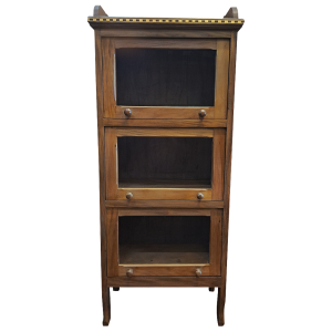 livreiro-3-portas-cast-médio-1744831095