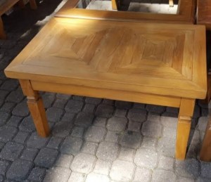 mesa-de-centro-com-tampo-marchetado-1635005376